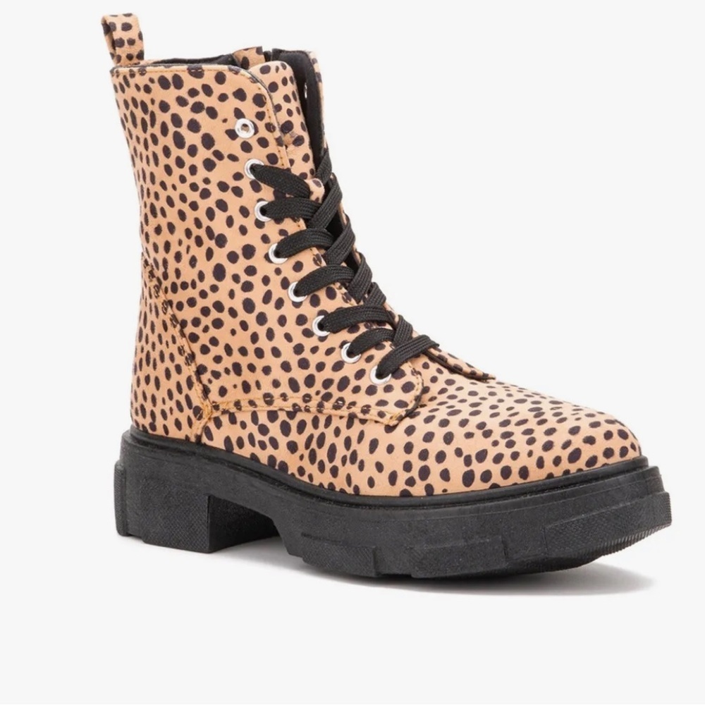OLIVIA  MILLER boots